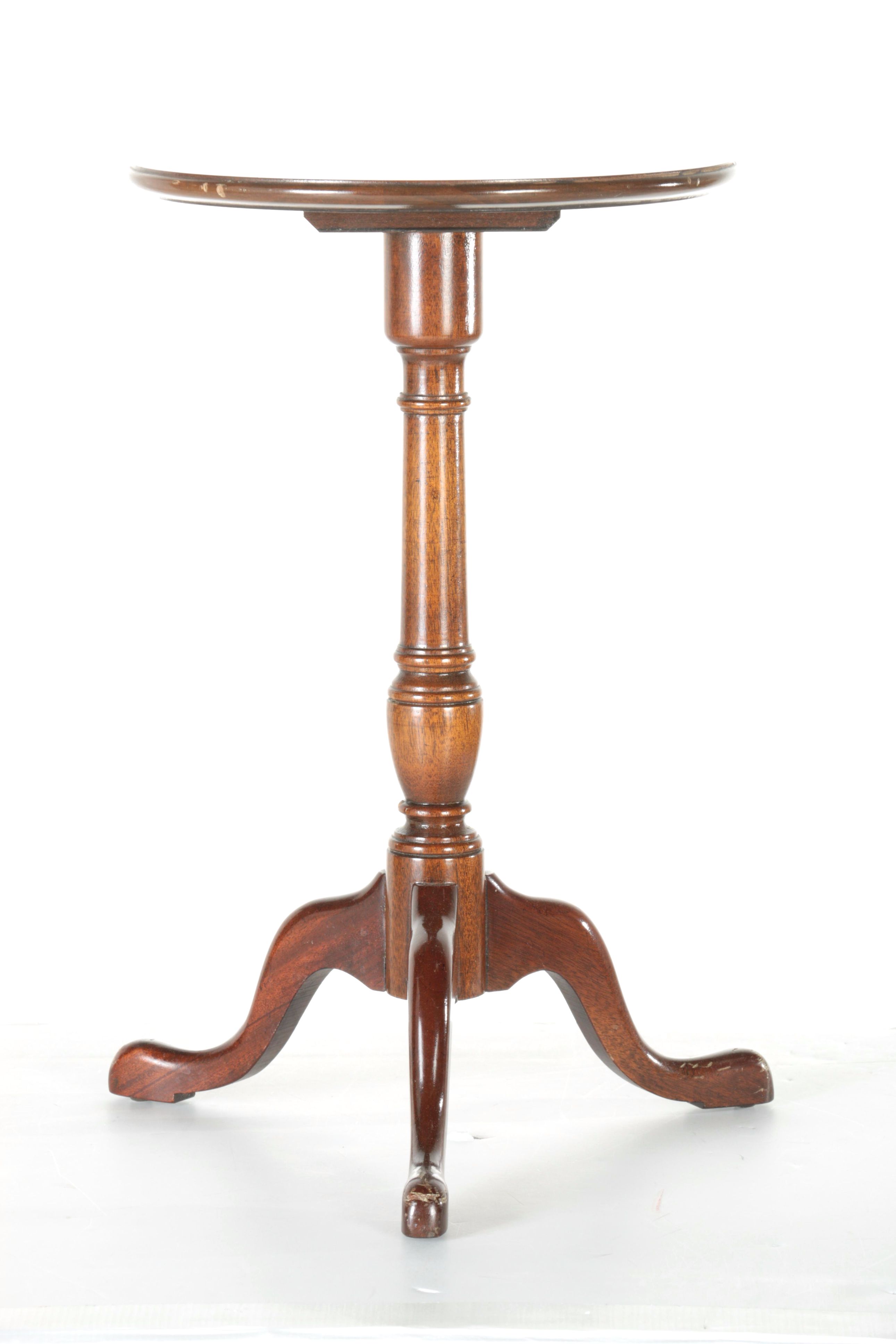 Vintage Federal Style Pedestal Side Tables