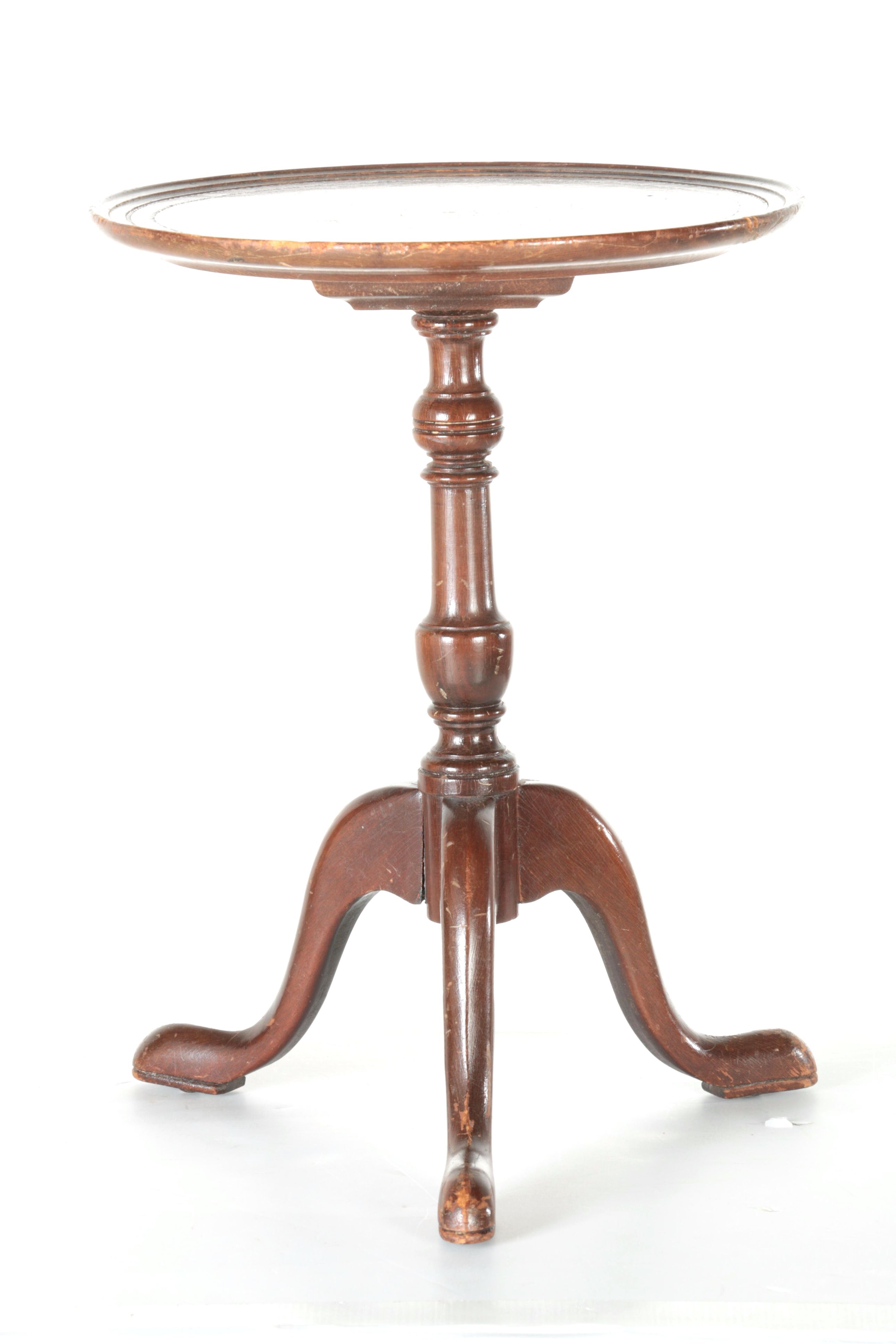 Vintage Federal Style Pedestal Side Tables