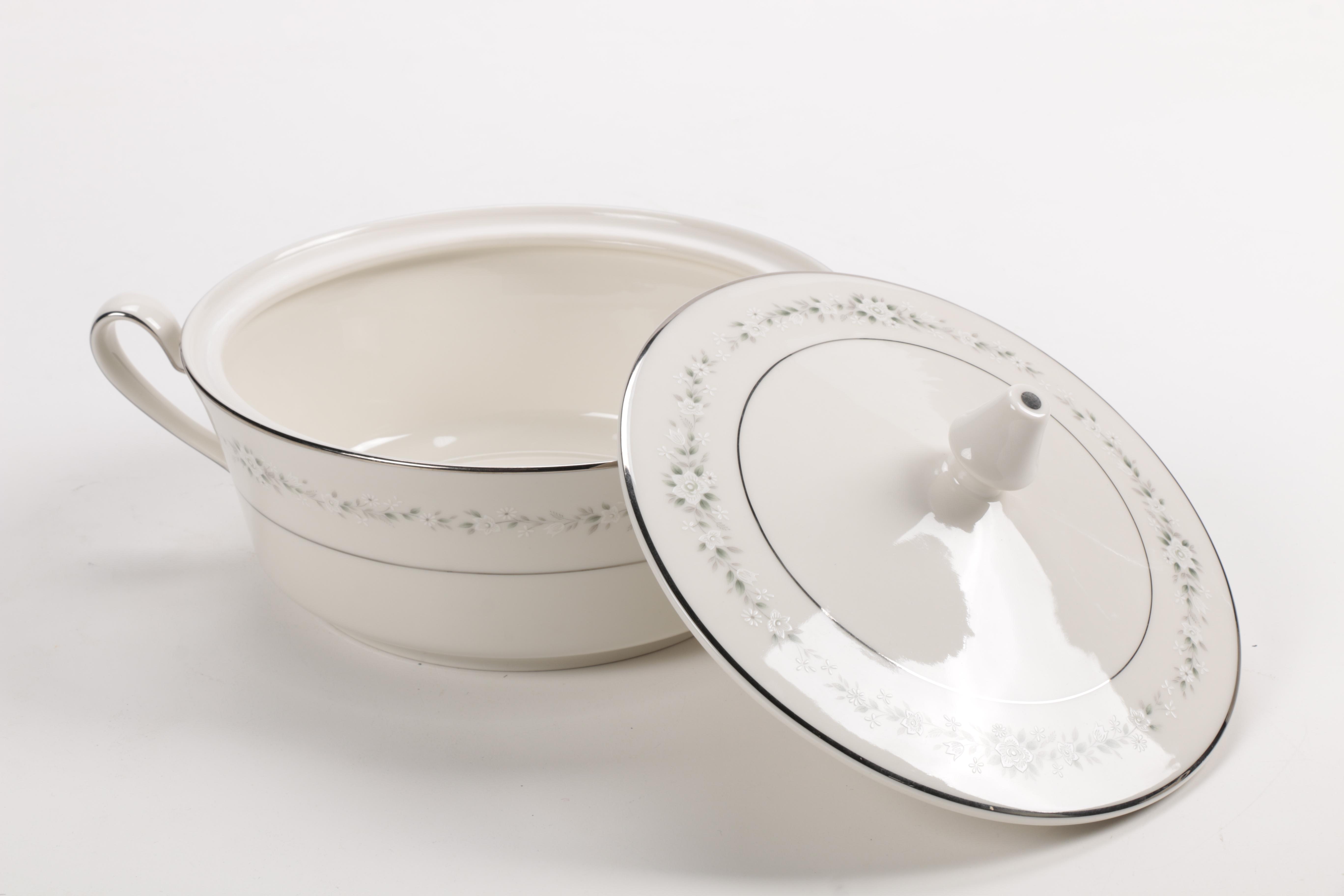 Noritake Ivory China "Heather" Set