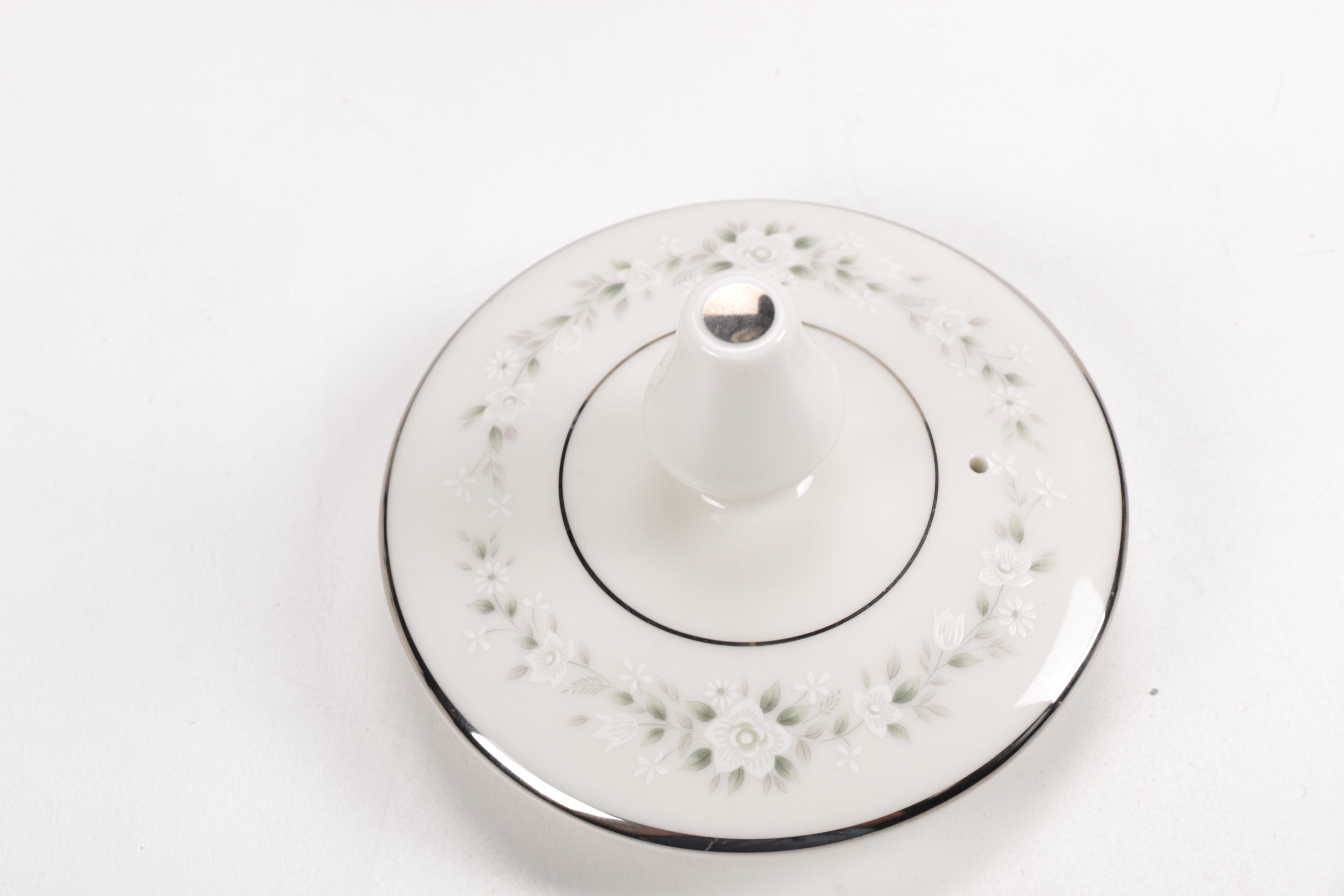 Noritake Ivory China "Heather" Set