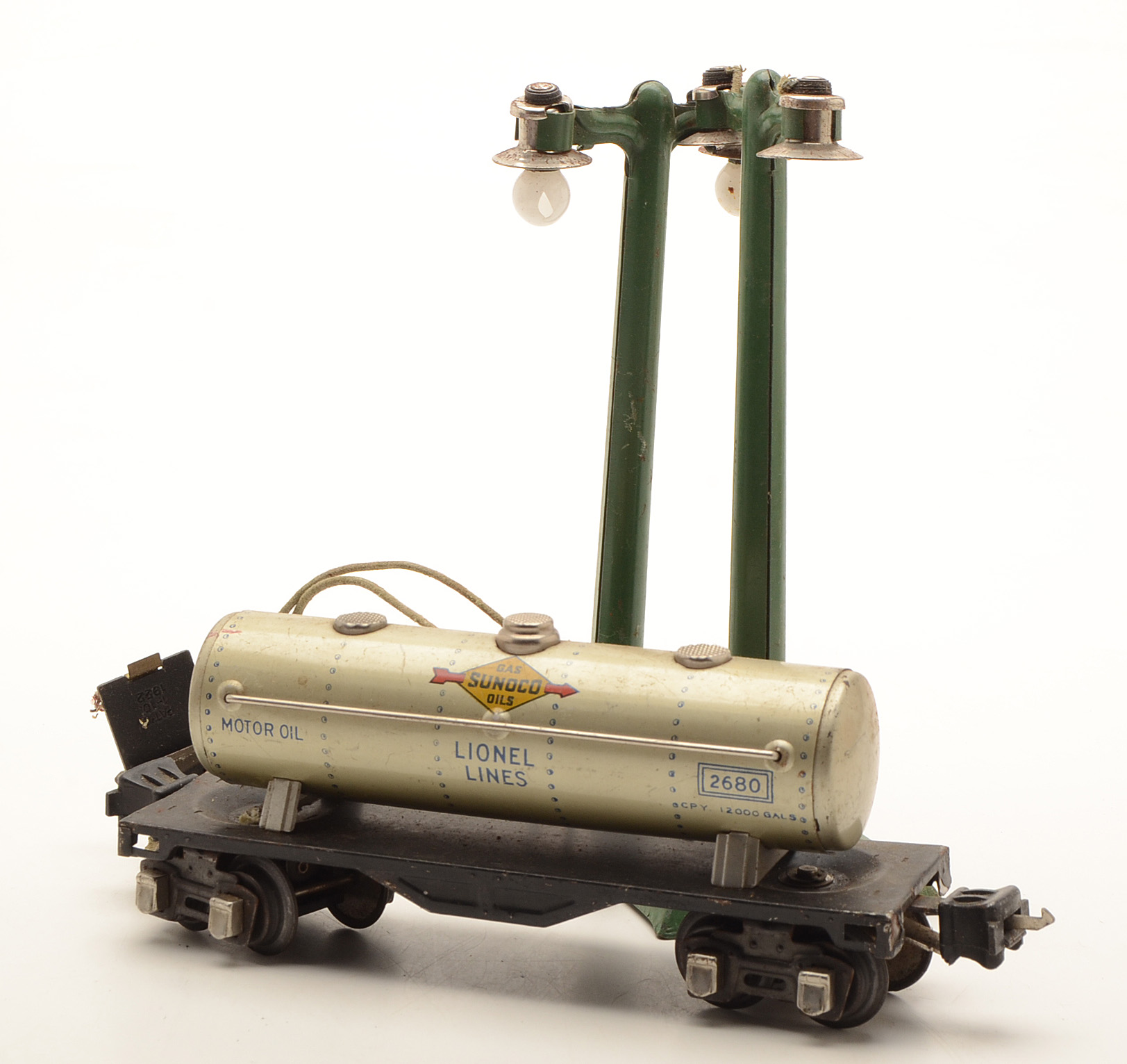 Vintage Lionel 1666E Locomotive with Coal Loader