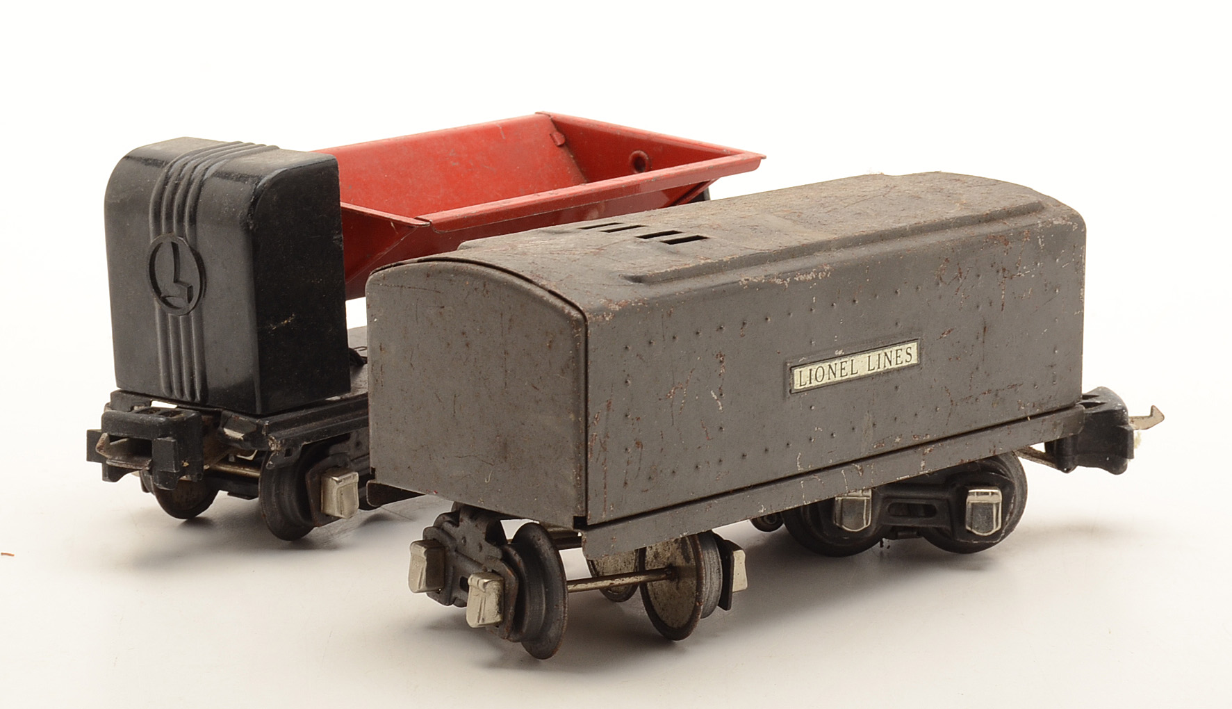 Vintage Lionel 1666E Locomotive with Coal Loader