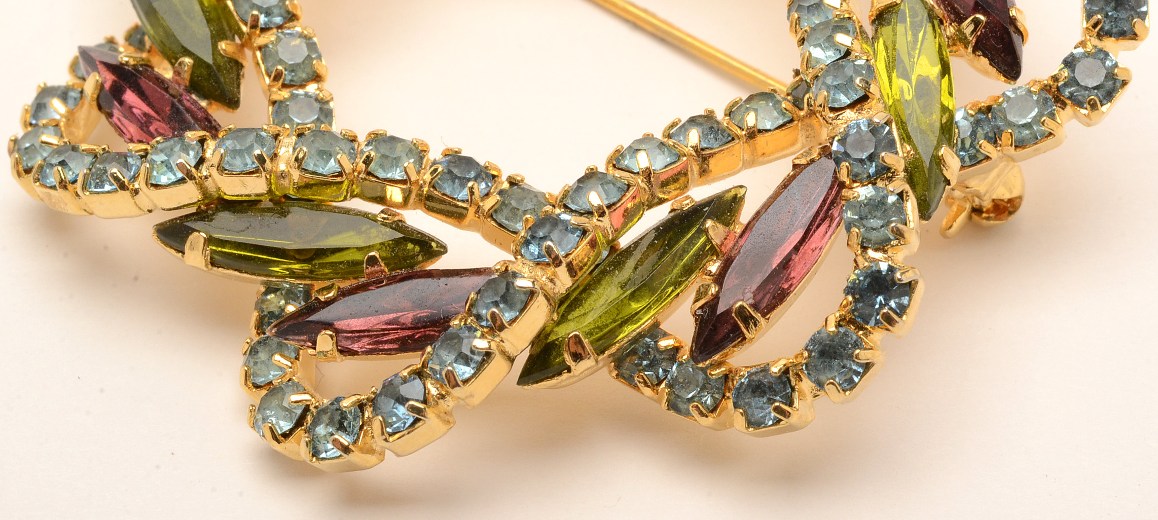 Vintage Rhinestone Costume Brooch