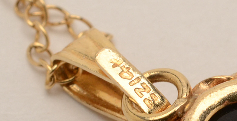 14K Yellow Gold Opal Pendant Necklace