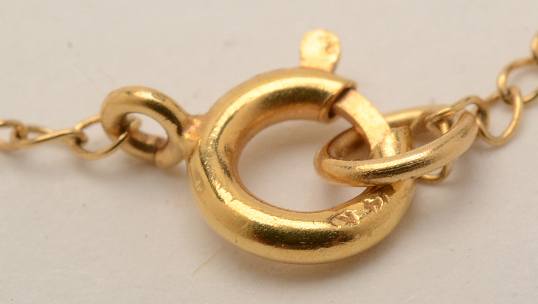 14K Yellow Gold Opal Pendant Necklace