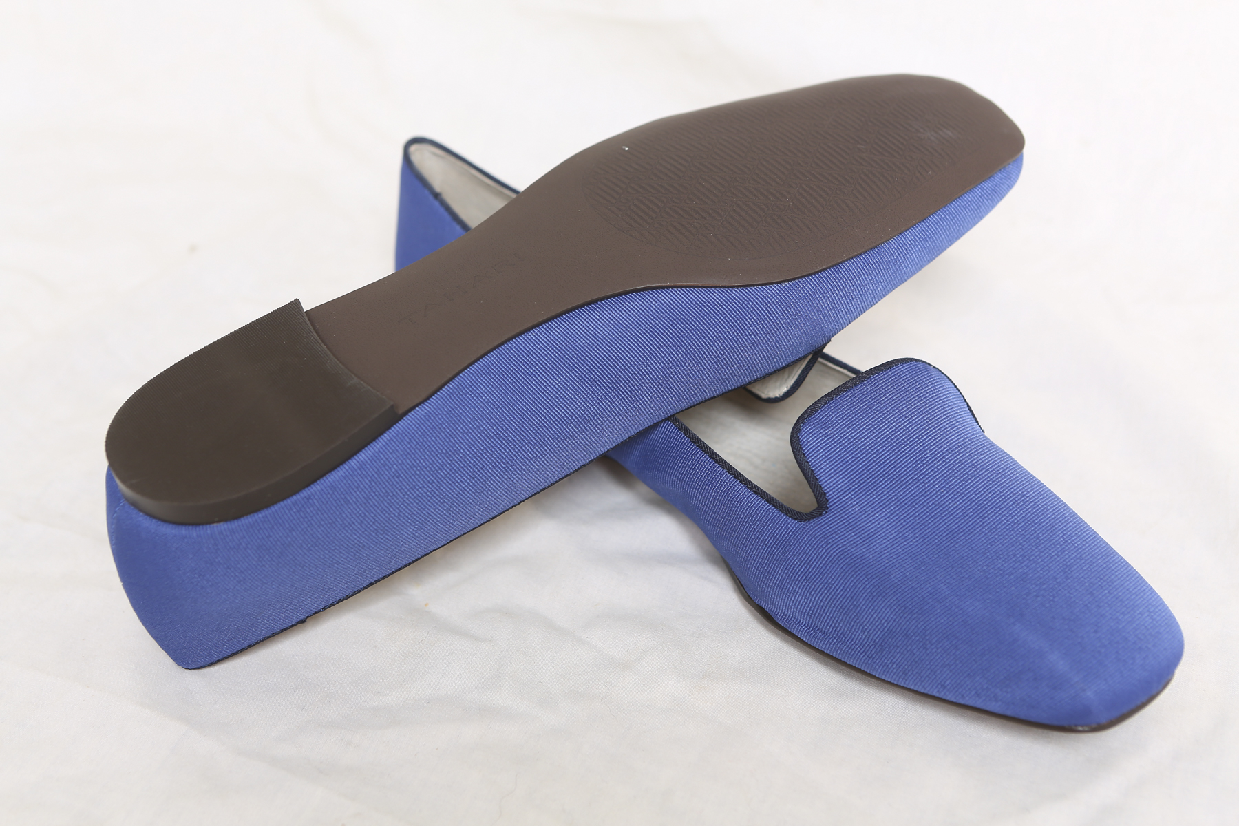 Tahari Clementine Size 10.5 Flats