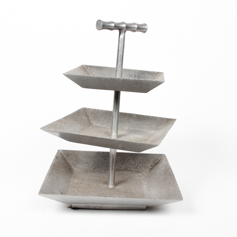 Aluminum Tiered Tray