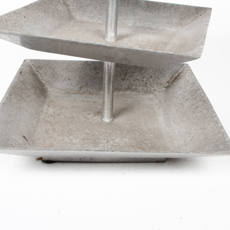Aluminum Tiered Tray