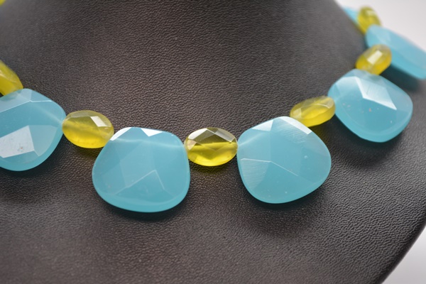 Prehnite and Dyed Chalcedony Bead Jewelry Set