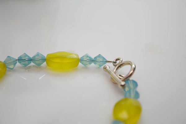 Prehnite and Dyed Chalcedony Bead Jewelry Set