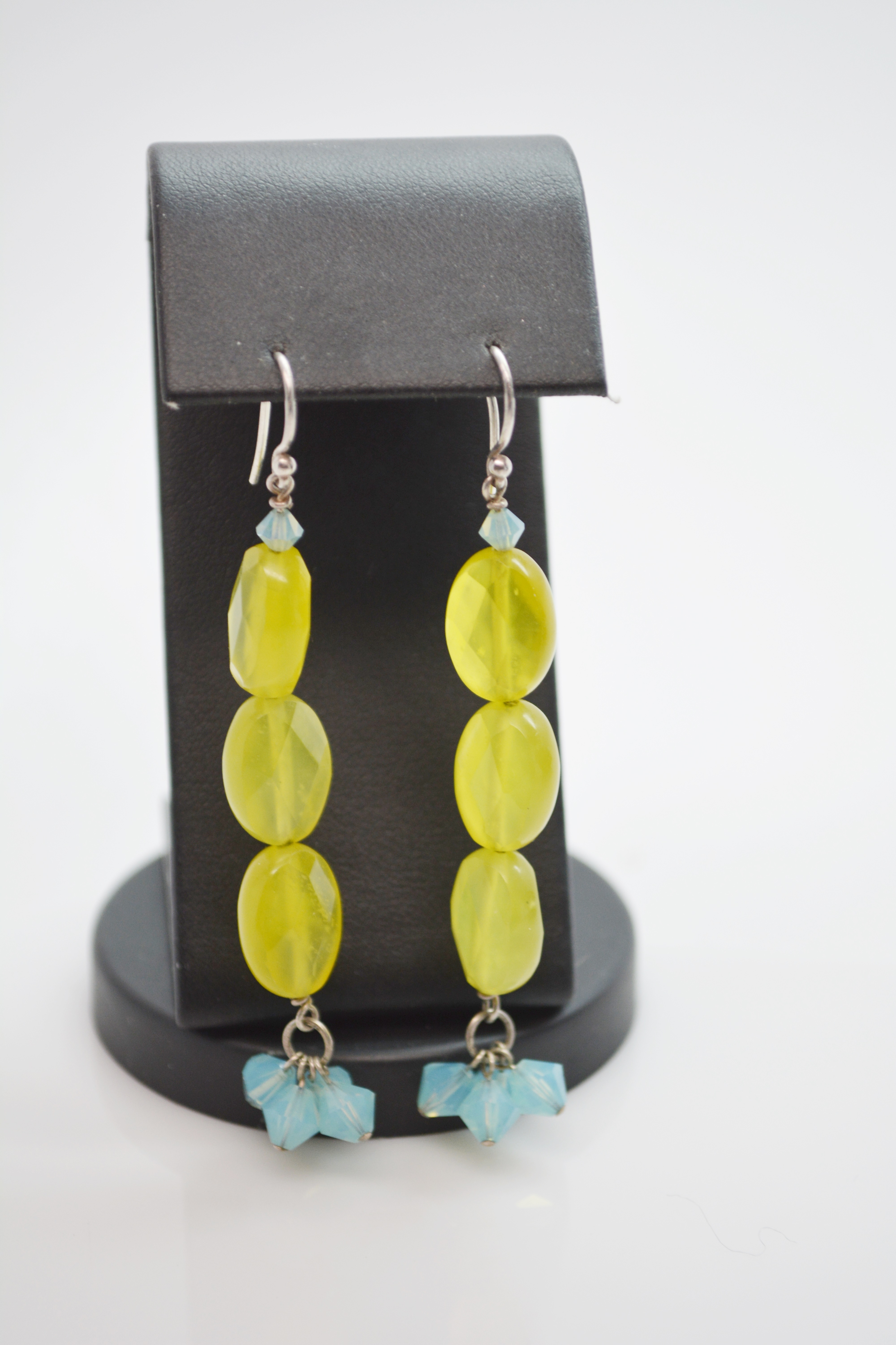 Prehnite and Dyed Chalcedony Bead Jewelry Set