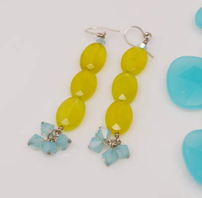 Prehnite and Dyed Chalcedony Bead Jewelry Set