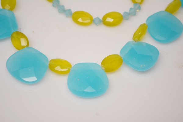 Prehnite and Dyed Chalcedony Bead Jewelry Set