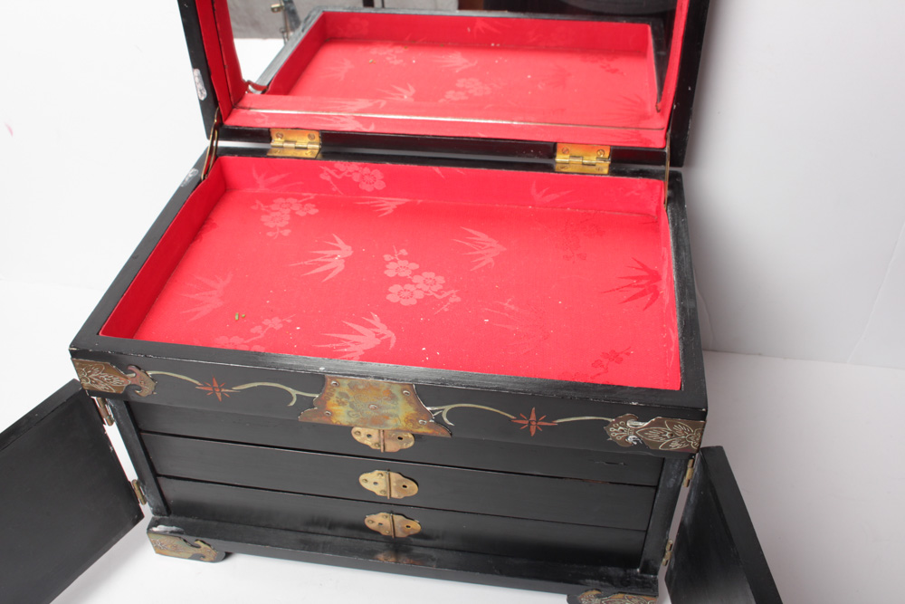 Lacquerware Jewelry Box