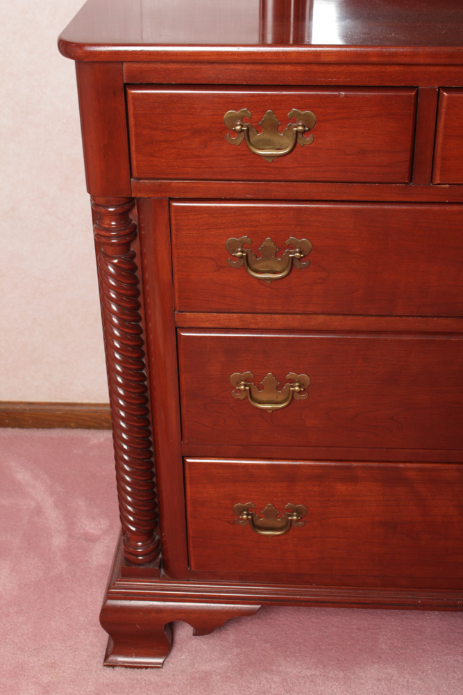 Mid Century Willett Queen Anne Style Dresser and Mirror