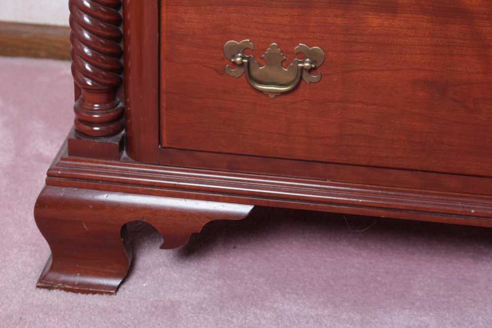 Mid Century Willett Queen Anne Style Dresser and Mirror