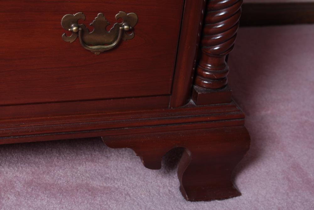 Mid Century Willett Queen Anne Style Dresser and Mirror