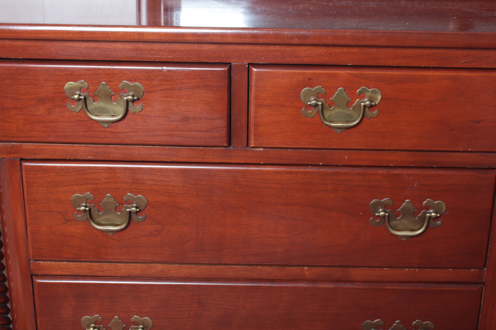 Mid Century Willett Queen Anne Style Dresser and Mirror