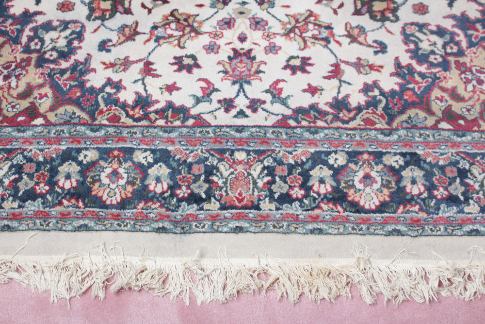 Power Loomed Oriental Weavers International Classics Rug