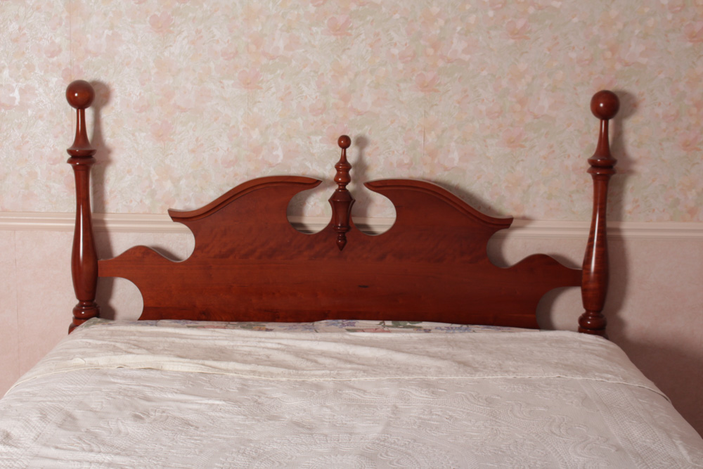 Colonial Style Hardwood Full Sized Bed