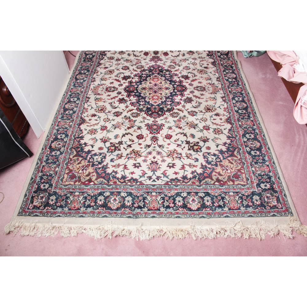 Power Loomed Oriental Weavers International Classics Rug