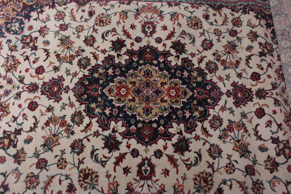 Power Loomed Oriental Weavers International Classics Rug