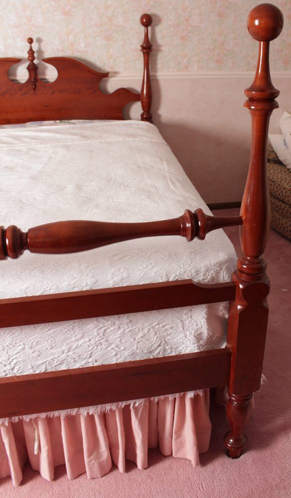 Colonial Style Hardwood Full Sized Bed