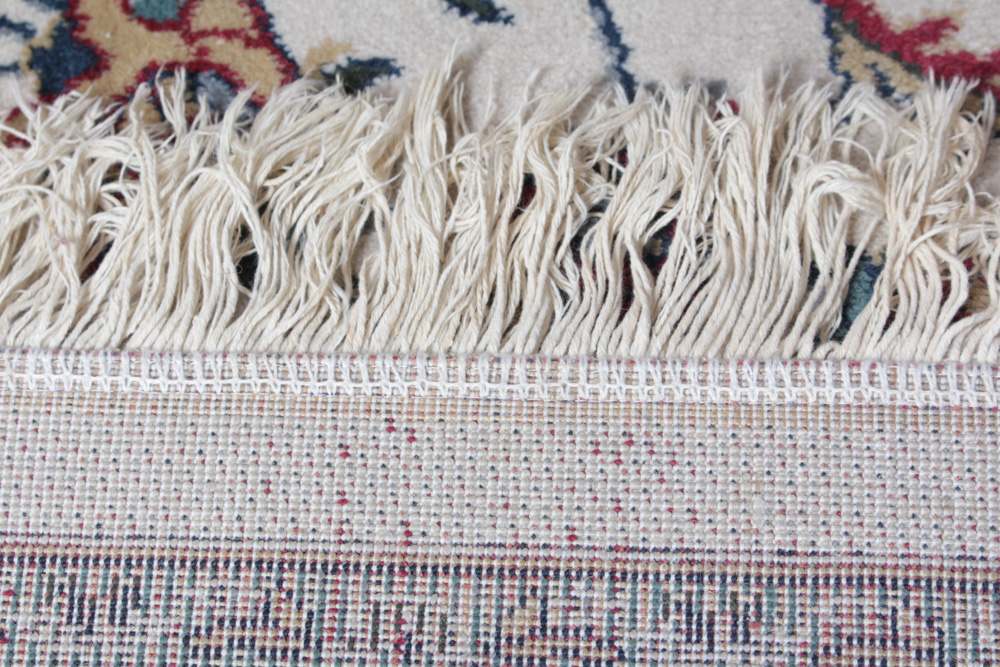 Power Loomed Oriental Weavers International Classics Rug