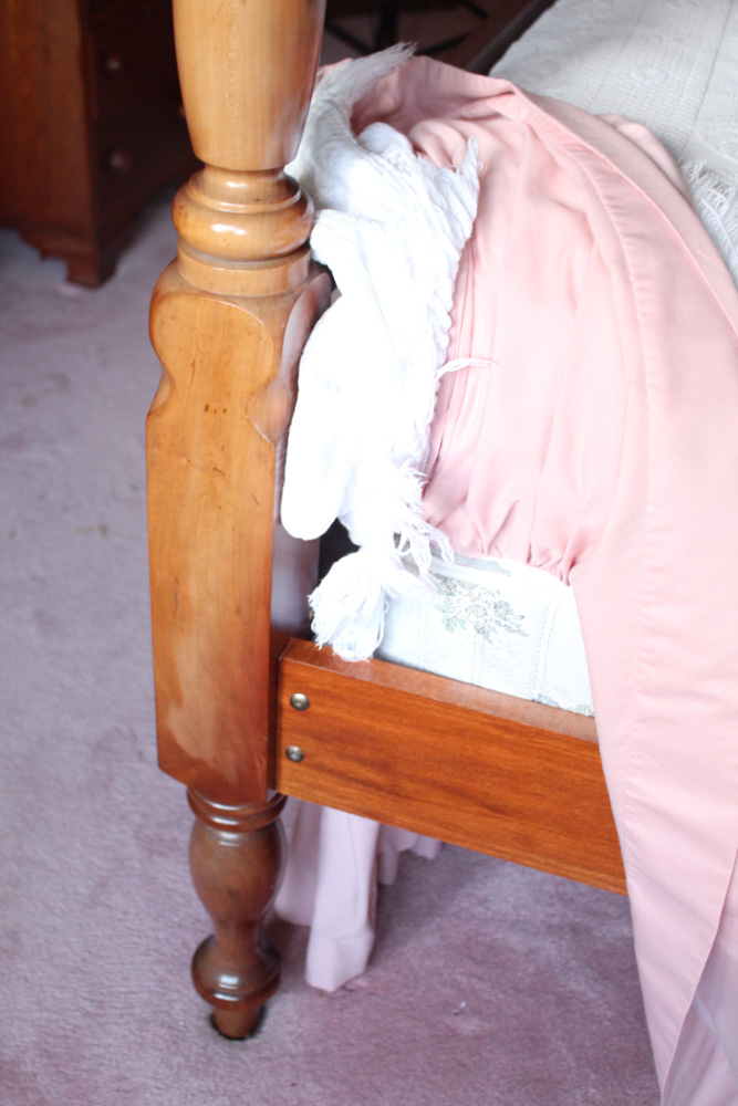 Colonial Style Hardwood Full Sized Bed