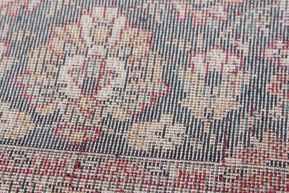 Power Loomed Oriental Weavers International Classics Rug