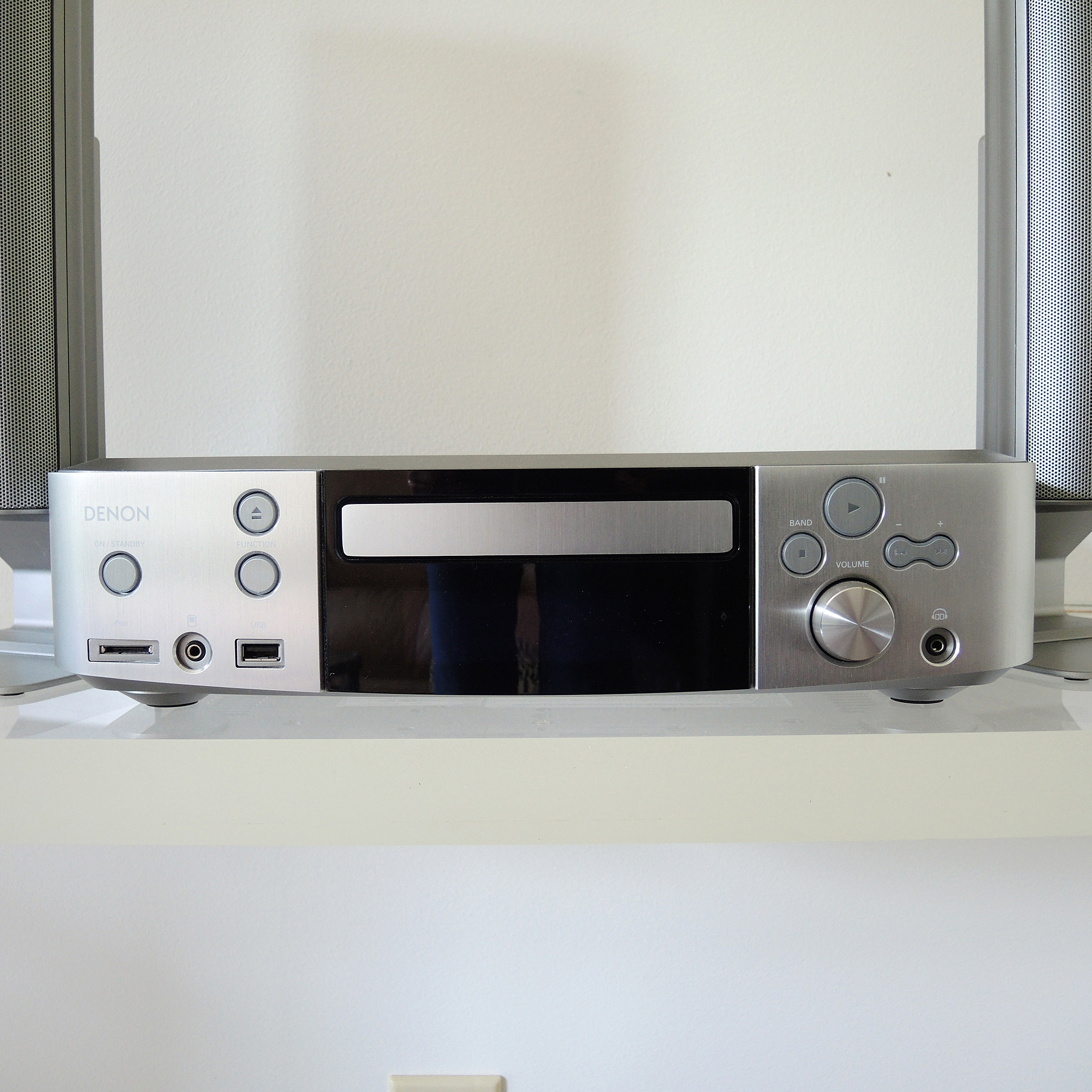 Denon S-301 DVD Home Theater System with Speakers