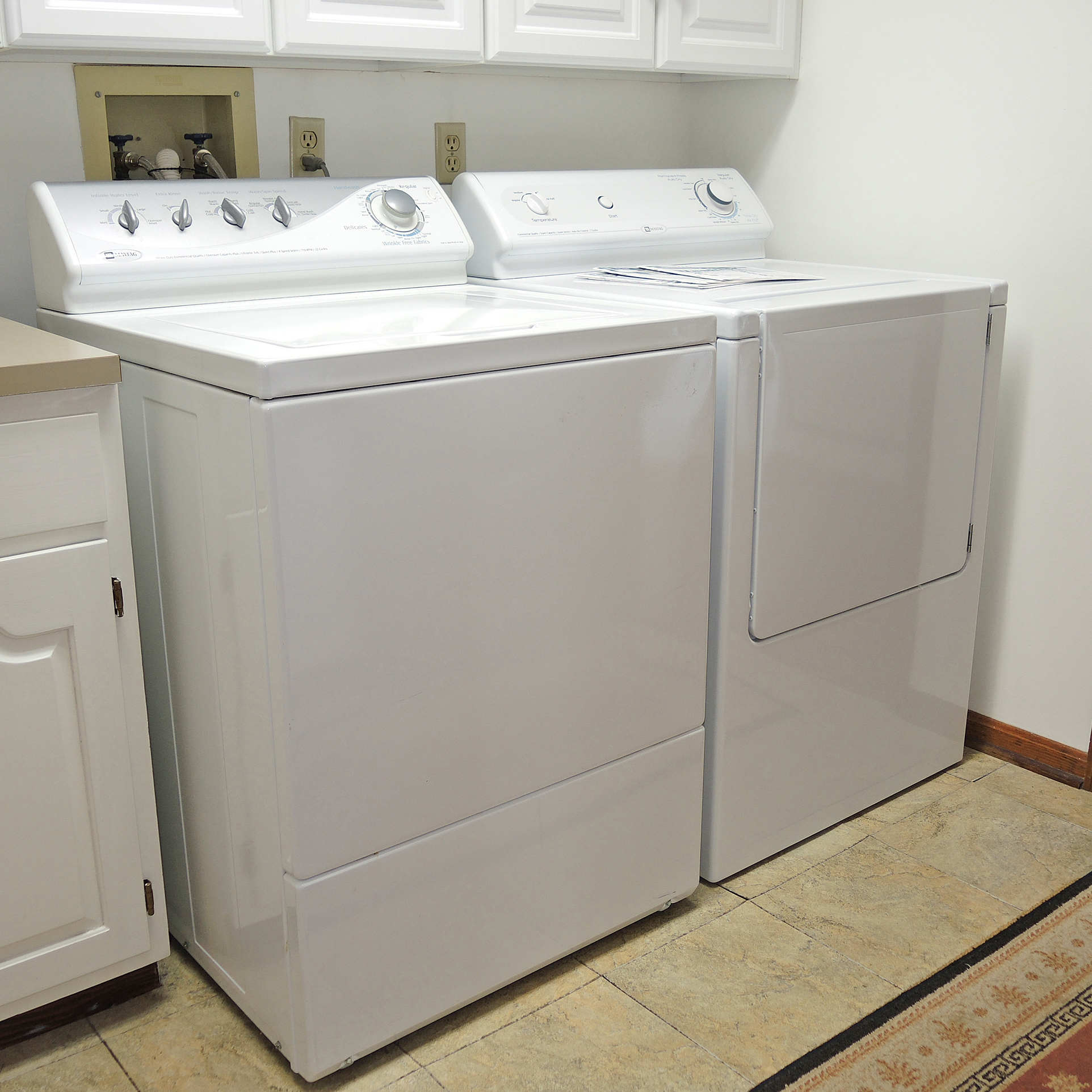 White Maytag Washer and Dryer Set