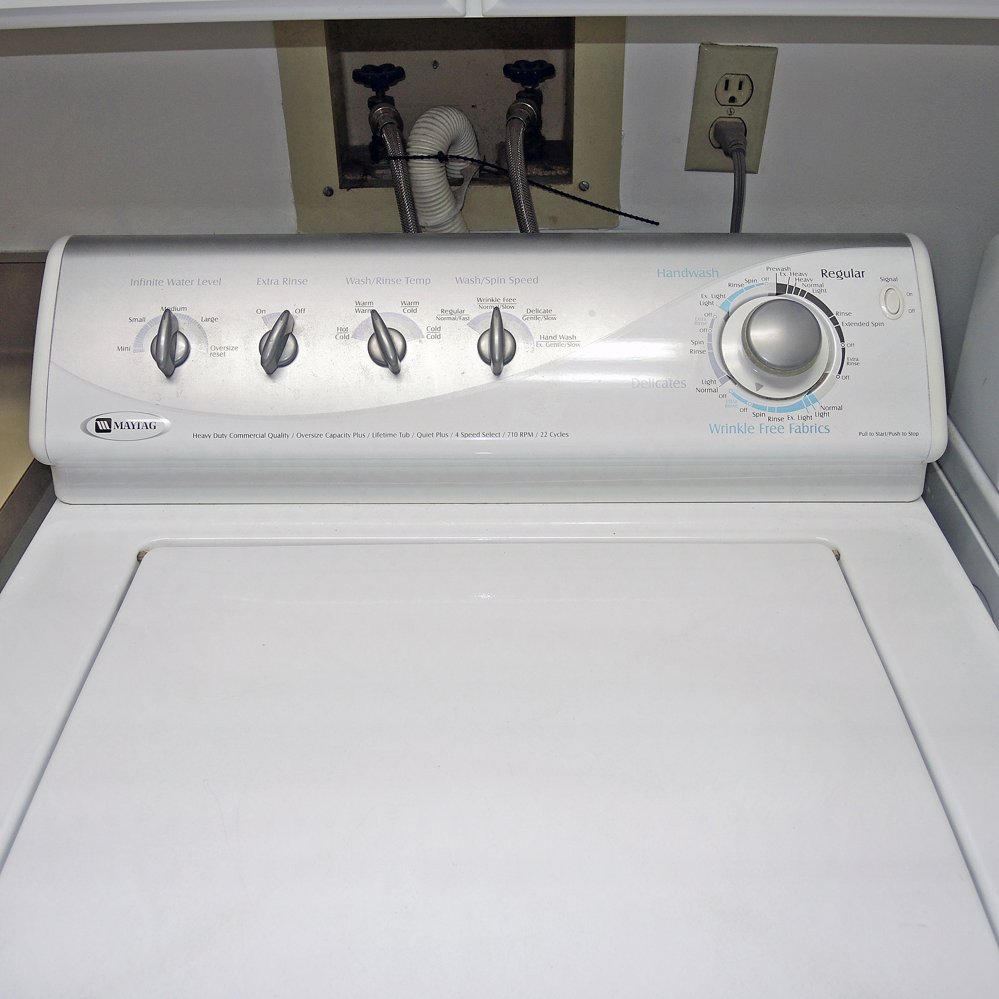 White Maytag Washer and Dryer Set