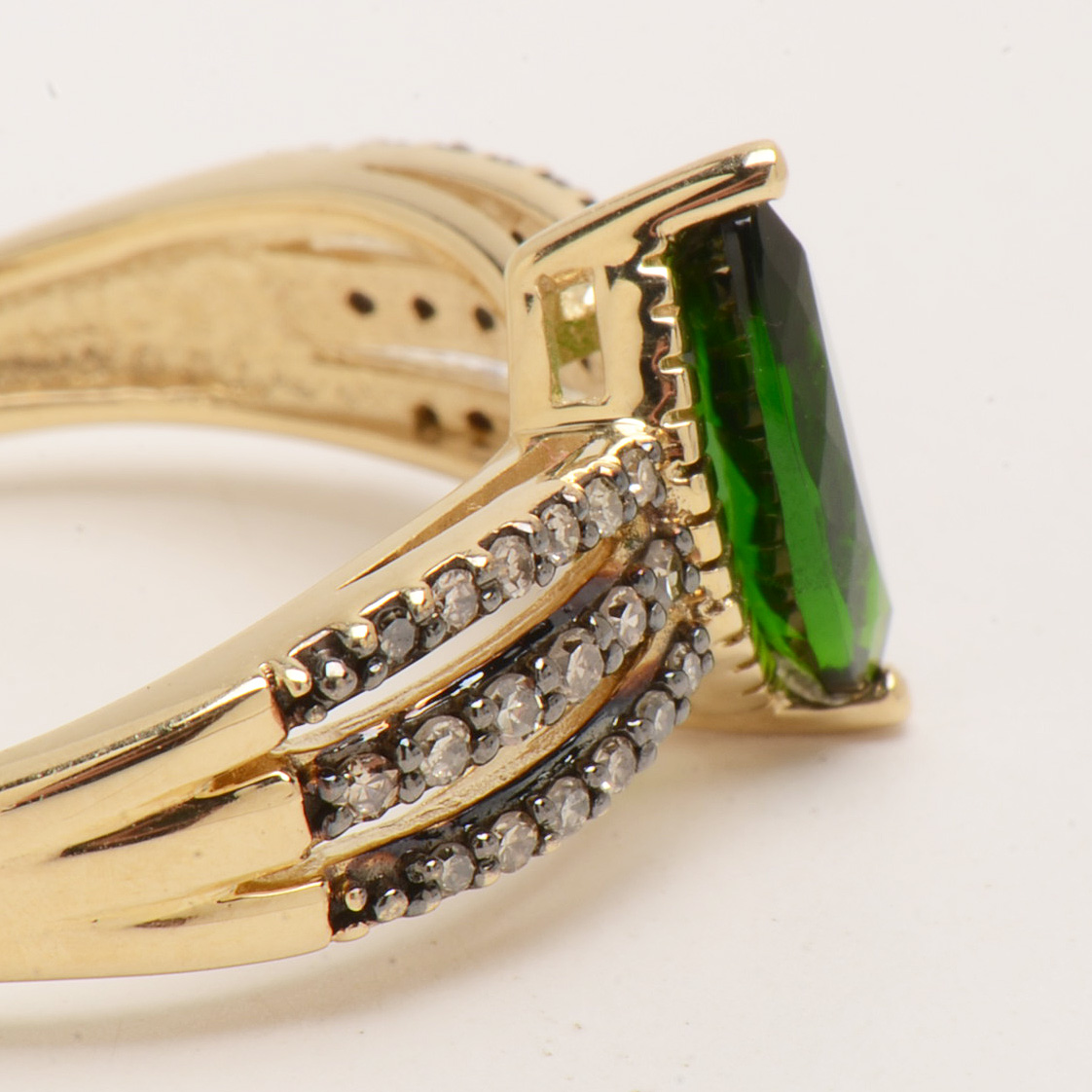 10K Yellow Gold Diopside Ring with Diamond Accents