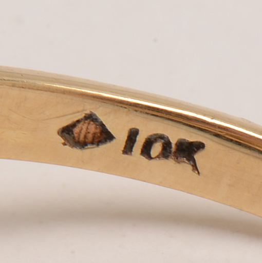 Vintage 10K Yellow Gold Opal Cluster Ring