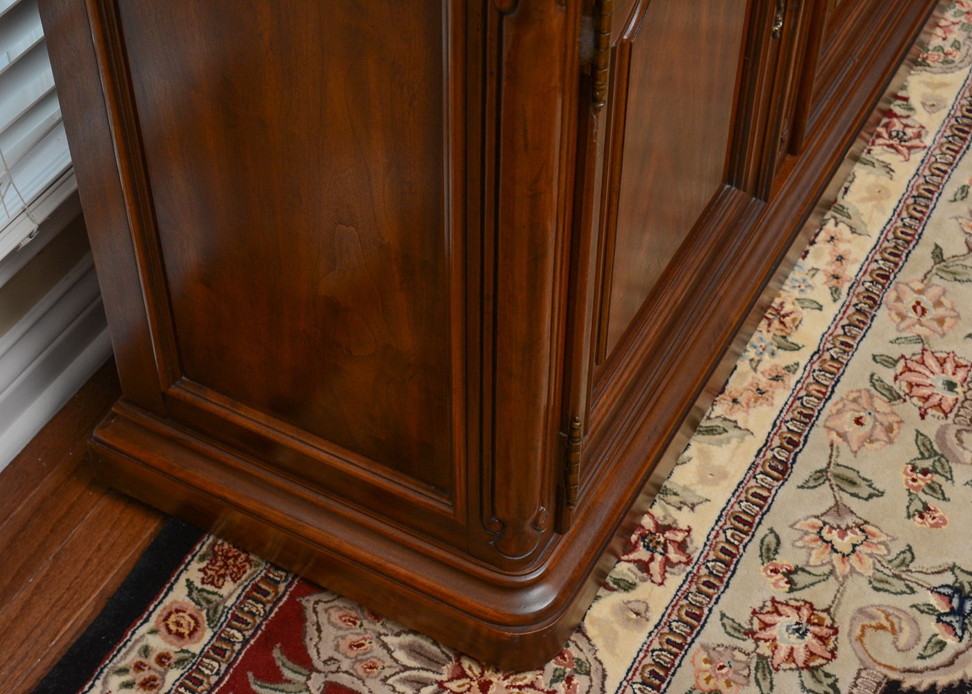 Drexel Sideboard With Expandable Top