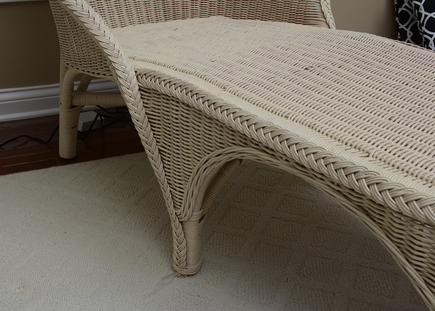 Wicker Chaise with Side Table
