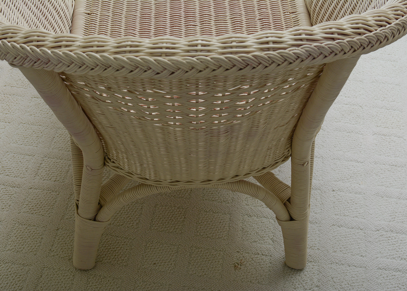 Wicker Chaise with Side Table