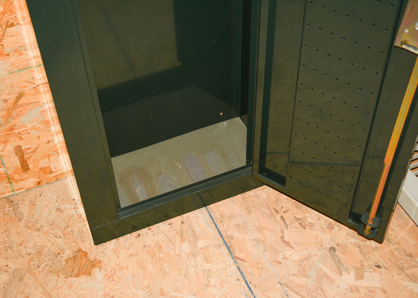 Green Metal Gun Locker by Sentinel