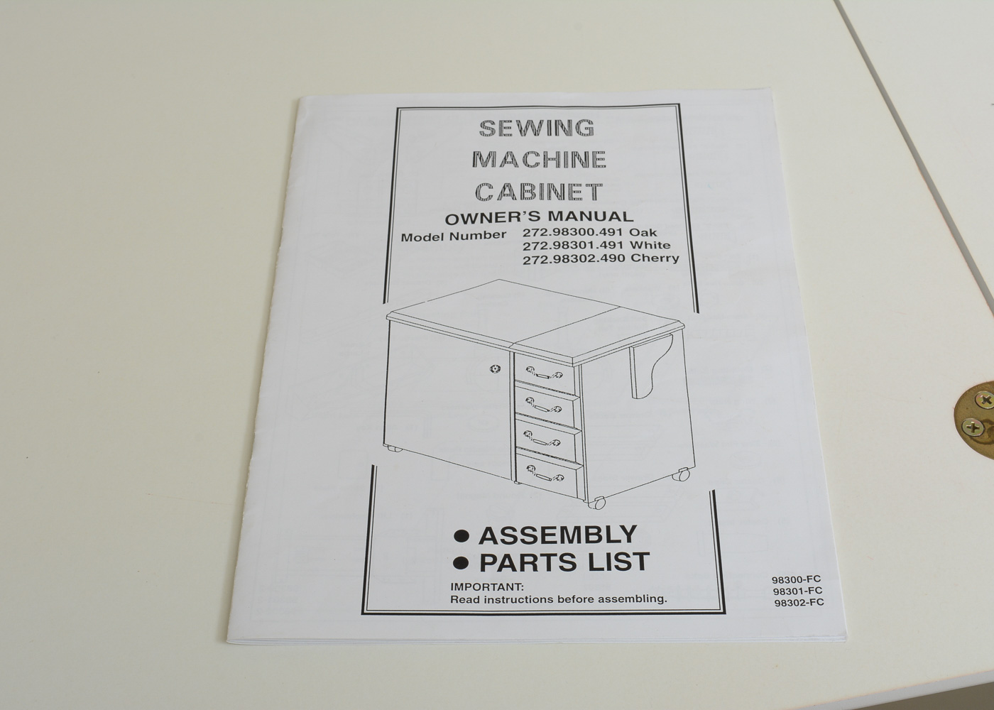 Sewing Machine Table With Pressurized Lift