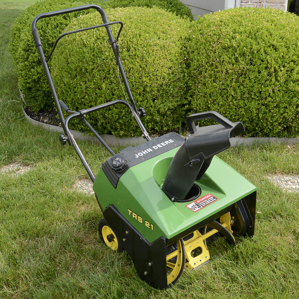 TRS 21 John Deere Snowblower