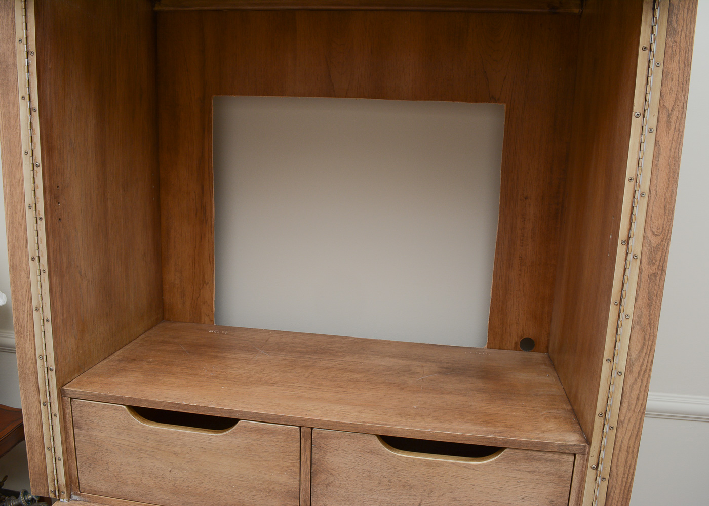 Lexington "Camden Hall" Armoire