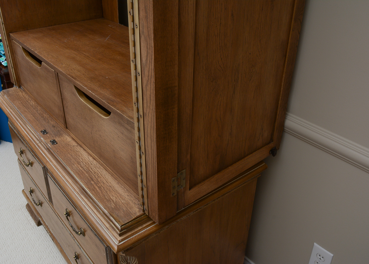 Lexington "Camden Hall" Armoire