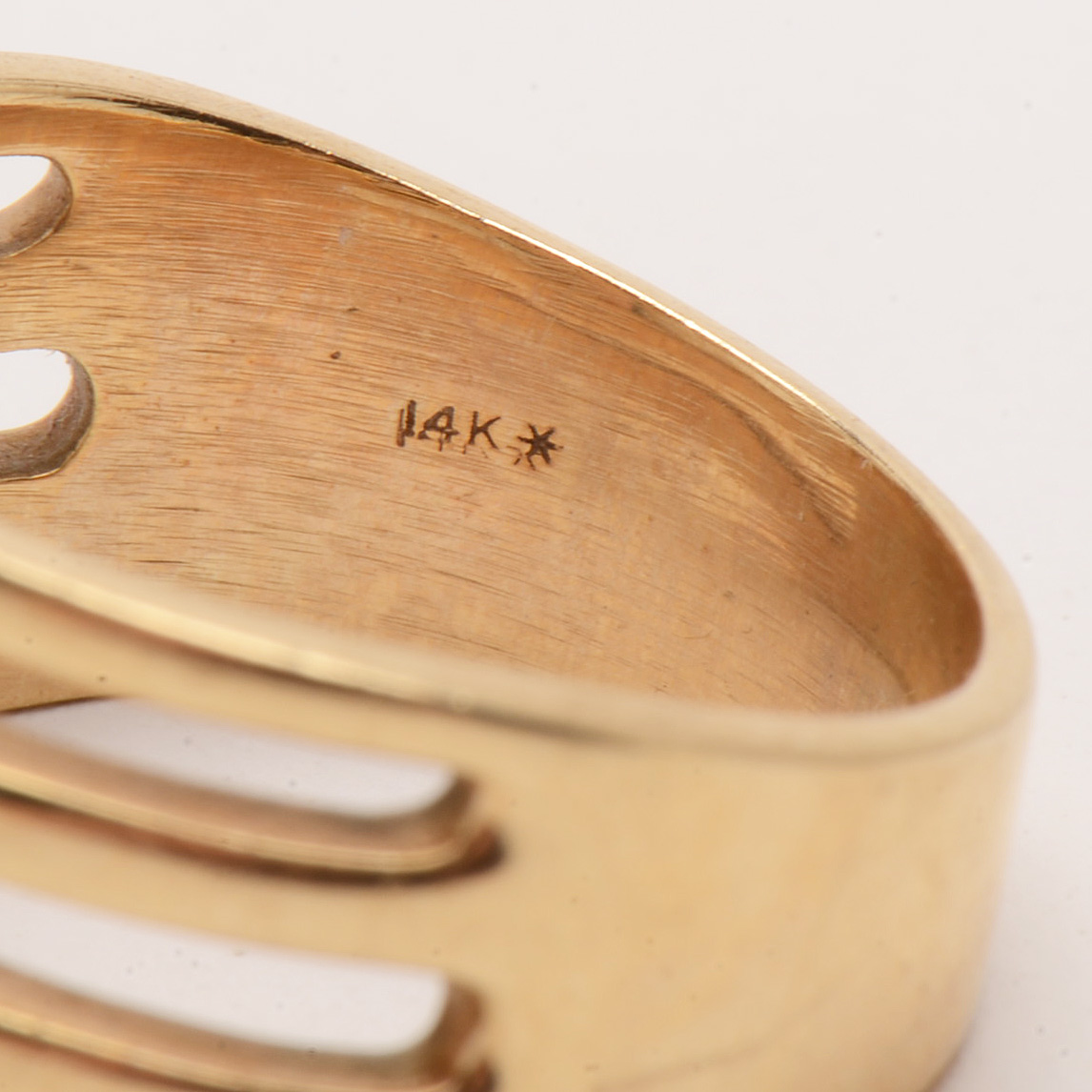 14K Yellow Gold Split Shank Ring