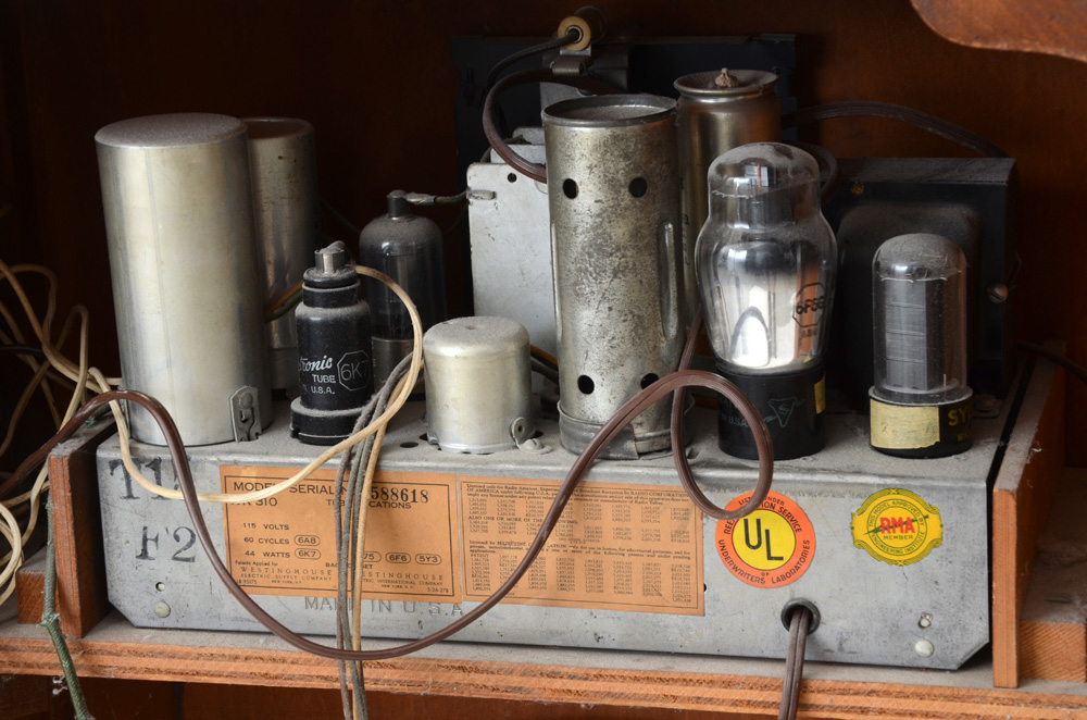 Westinghouse Floor Radio