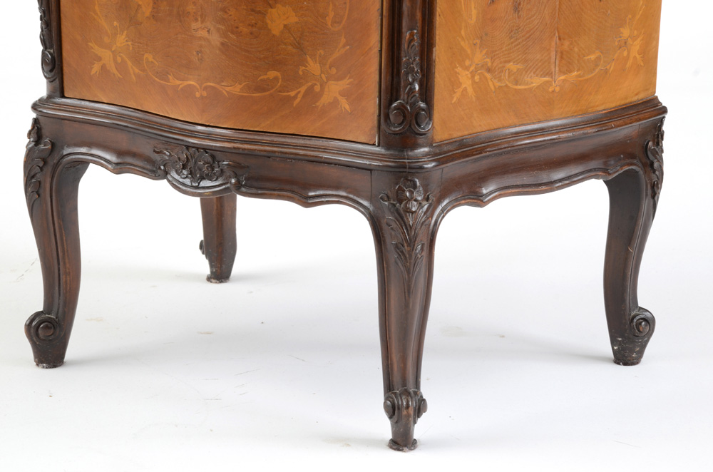 Pair of White Onyx Top Nightstands