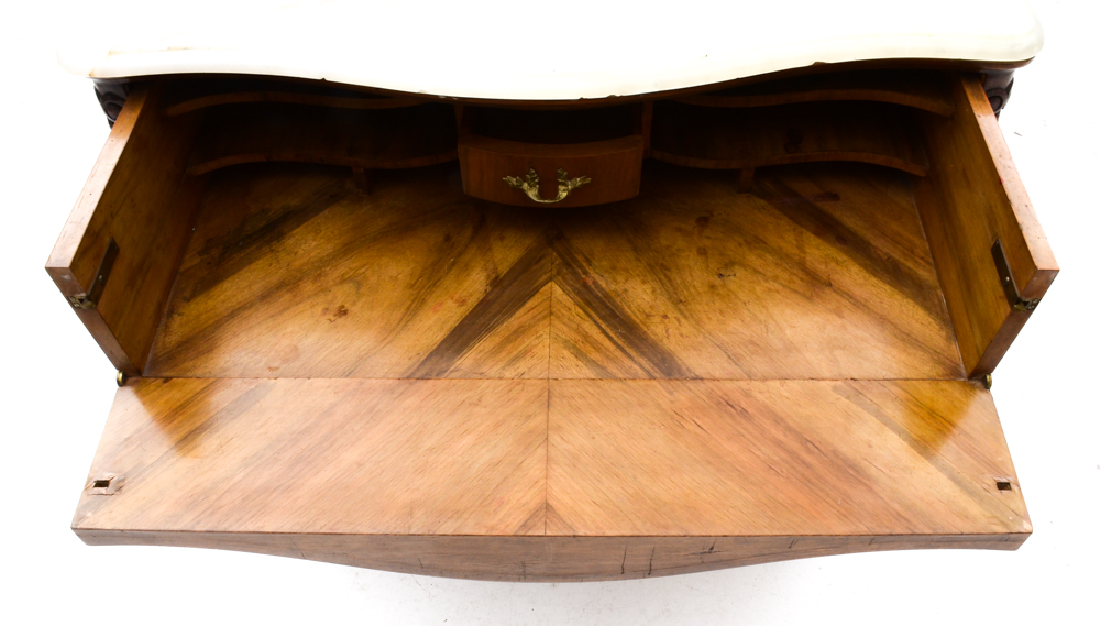 White Onyx Top Dresser