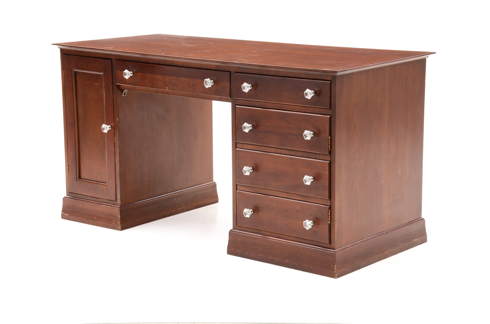 Contemporary Computer Desk