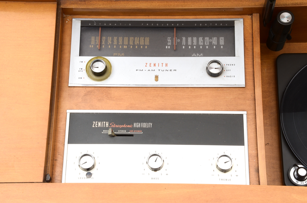 Zenith FM-AM Tuner Console