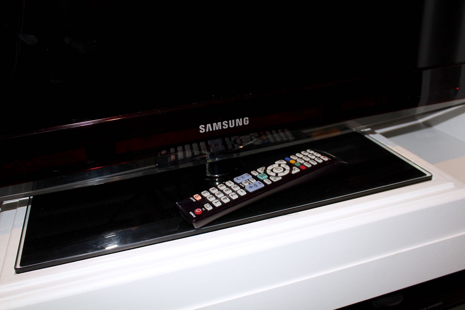 Samsung Series 5 550 LCD Flat Screen TV + JVC DR-MV 150